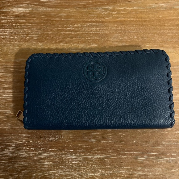Tory Burch Accessories - Tory Burch wallet